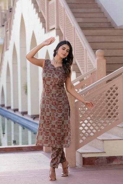 Women Grey Printed Straight Kurta With Trouser | LASVINI - Redefining Indian Fashion with Elegance