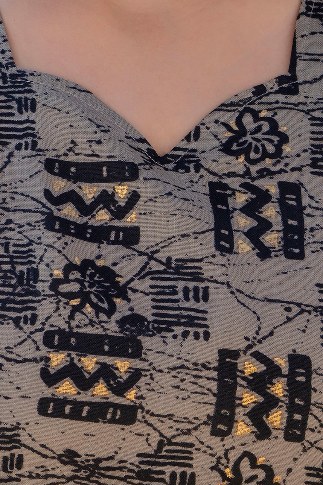 Women Grey Printed Straight Kurta With Trouser | LASVINI - Redefining Indian Fashion with Elegance