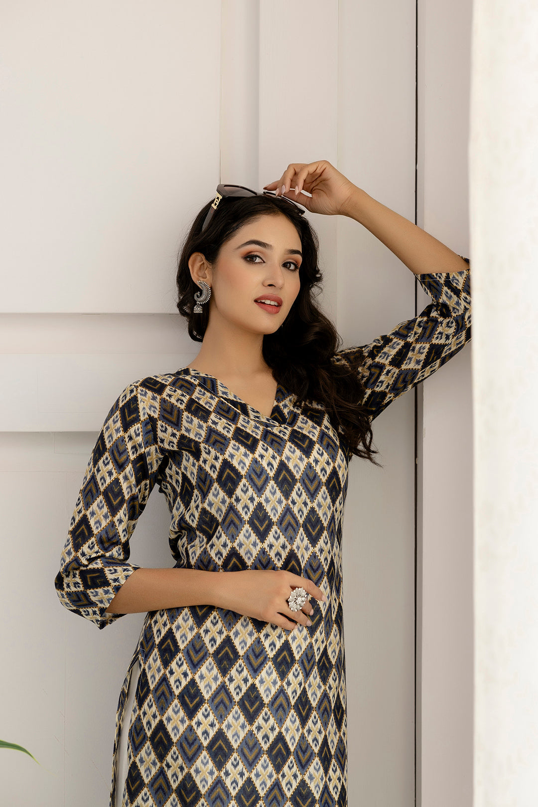 Women Grey Printed Straight Kurta With Three Quarter Sleeves | LASVINI - Redefining Indian Fashion with Elegance
