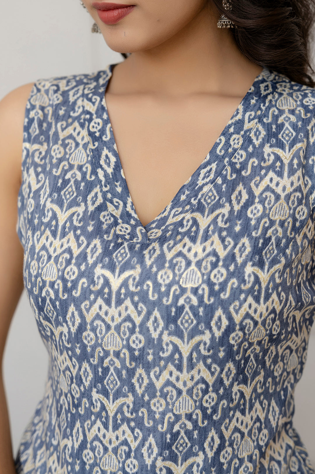 Women Grey Color Printed Straight Kurta With Trouser | LASVINI - Redefining Indian Fashion with Elegance