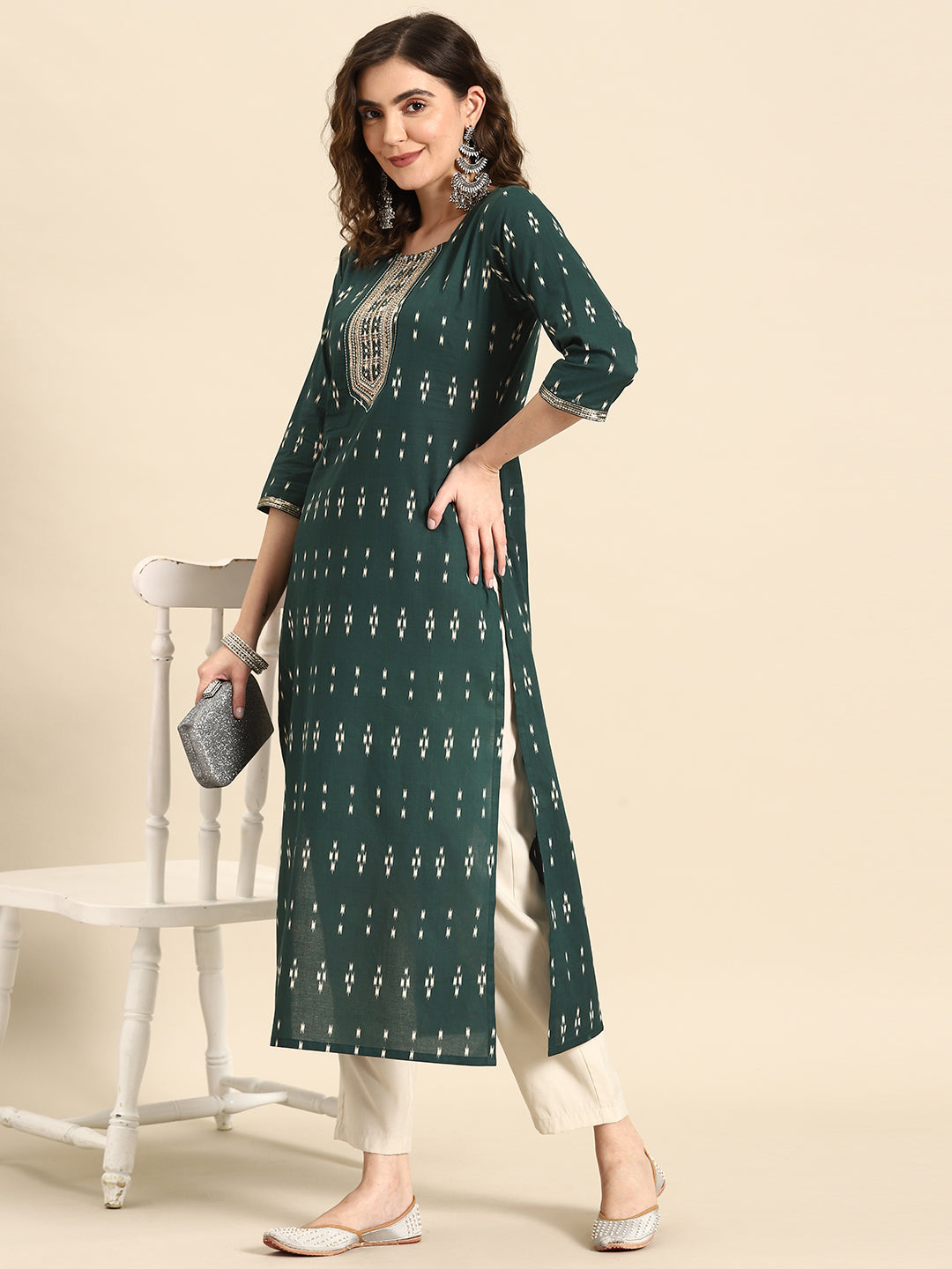 Women Green Embroidered Yoke Design Straight Kurta | LASVINI - Redefining Indian Fashion with Elegance