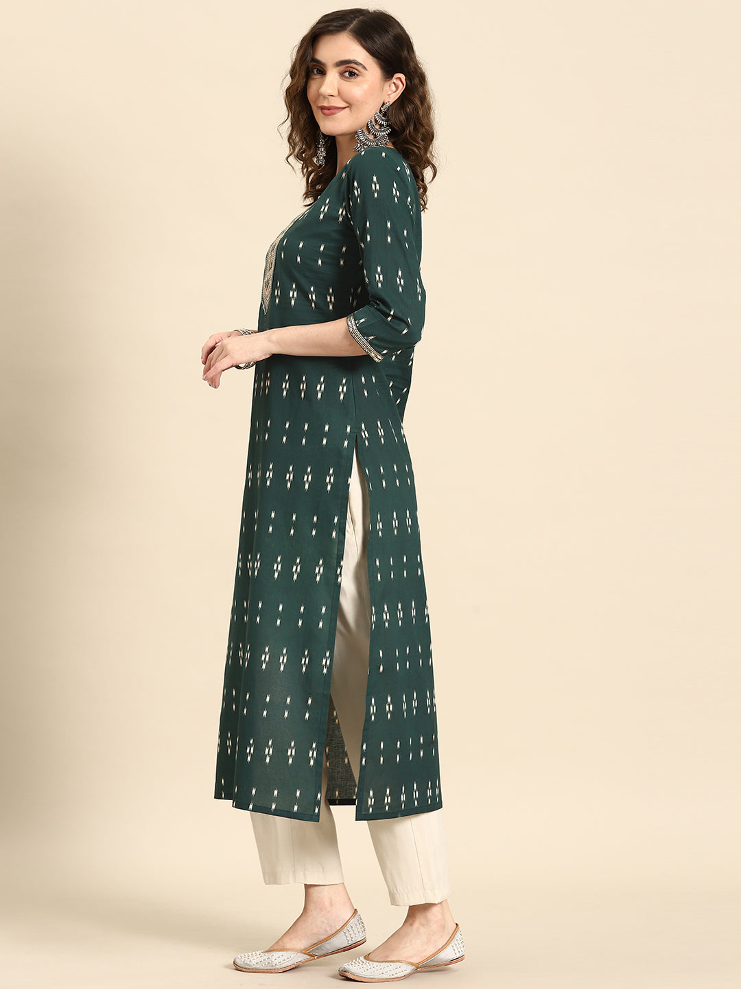 Women Green Embroidered Yoke Design Straight Kurta | LASVINI - Redefining Indian Fashion with Elegance
