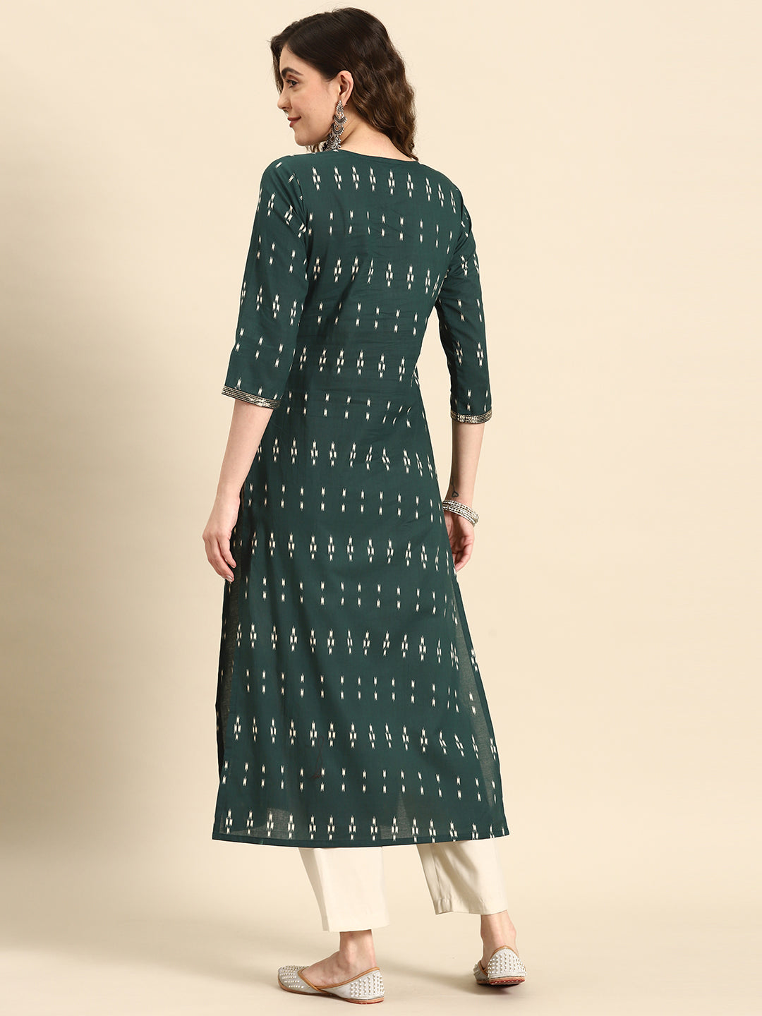 Women Green Embroidered Yoke Design Straight Kurta | LASVINI - Redefining Indian Fashion with Elegance