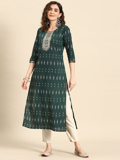 Women Green Embroidered Yoke Design Straight Kurta | LASVINI - Redefining Indian Fashion with Elegance