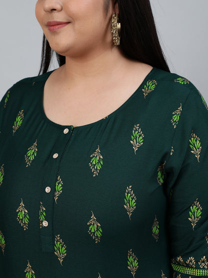Plus Size Women Green & Gold Printed Staright Kurta With Three Quarter Sleeves | LASVINI - Redefining Indian Fashion with Elegance