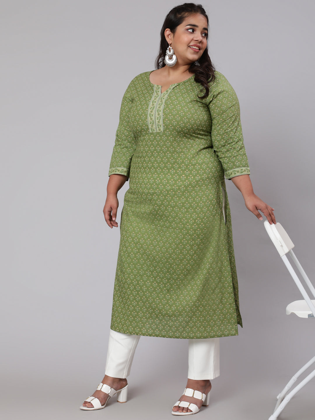 Women Plus Size Green Printed Straight Kurta | LASVINI - Redefining Indian Fashion with Elegance