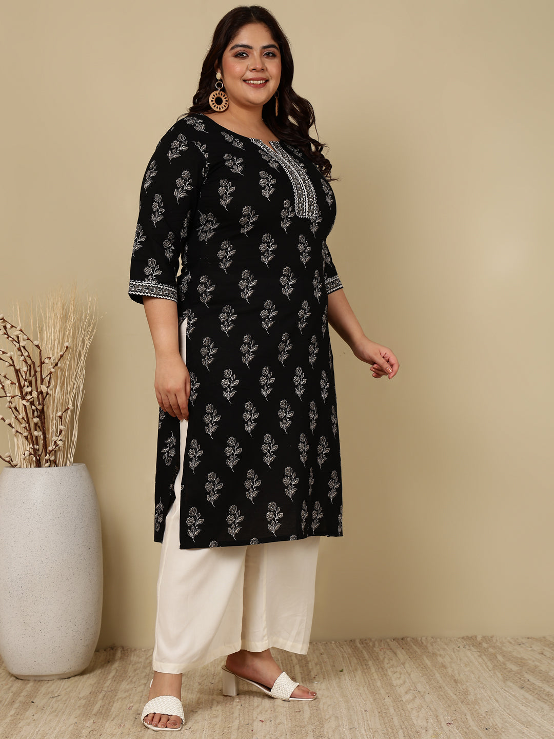 Plus Size Black Printed Straight Kurta For Women | LASVINI - Redefining Indian Fashion with Elegance