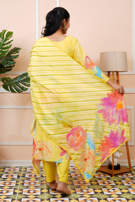 Women Yellow Muslin Silk Floral Kurta Set With Dupatta | LASVINI
