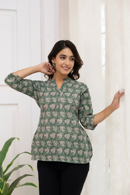 Women Green Printed Straight Tunic | LASVINI - Redefining Indian Fashion with Elegance