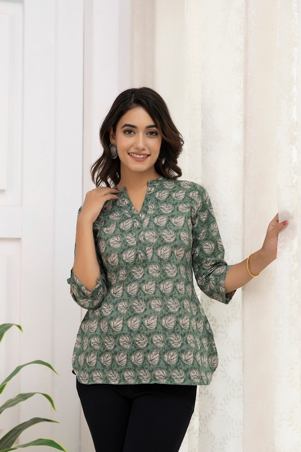 Women Green Printed Straight Tunic | LASVINI - Redefining Indian Fashion with Elegance