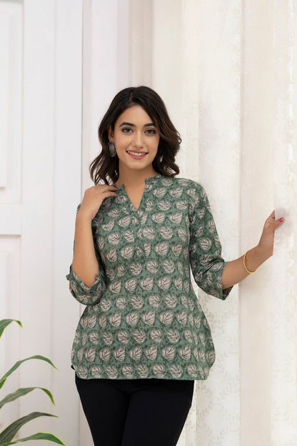 Women Green Printed Straight Tunic | LASVINI - Redefining Indian Fashion with Elegance